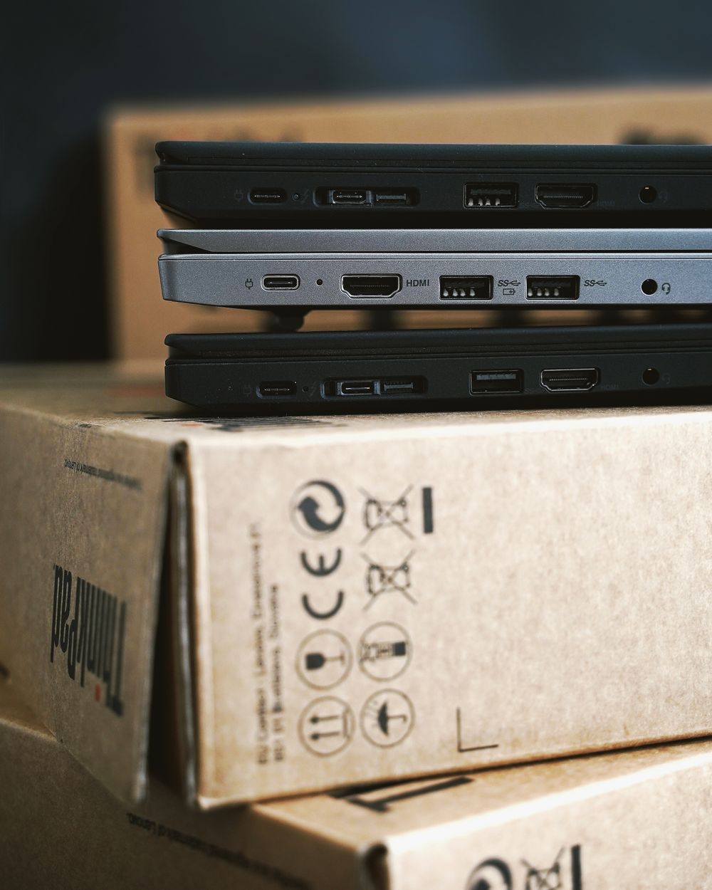 MacBook Air M2 13" 8GB/256GB — Midnight, 61 Cycles